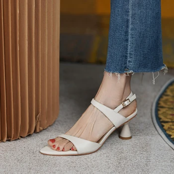 2021 Ženy Sandále Módne Originálne Kožené Plytké Letné Topánky Ženy Stručné Pracky Popruhu Pinted Prst Tenké Päty Topánky pre Ženy