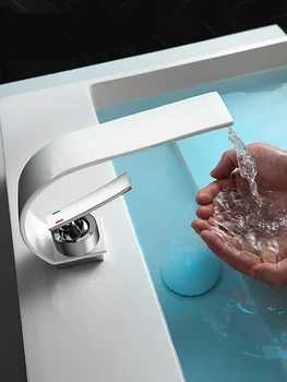 Biela minimalistický vodopád tvorivé Vaňa, batérie, kúpeľňa umývadlo nerezové teplej a studenej batérie, umývadlo umývadlo